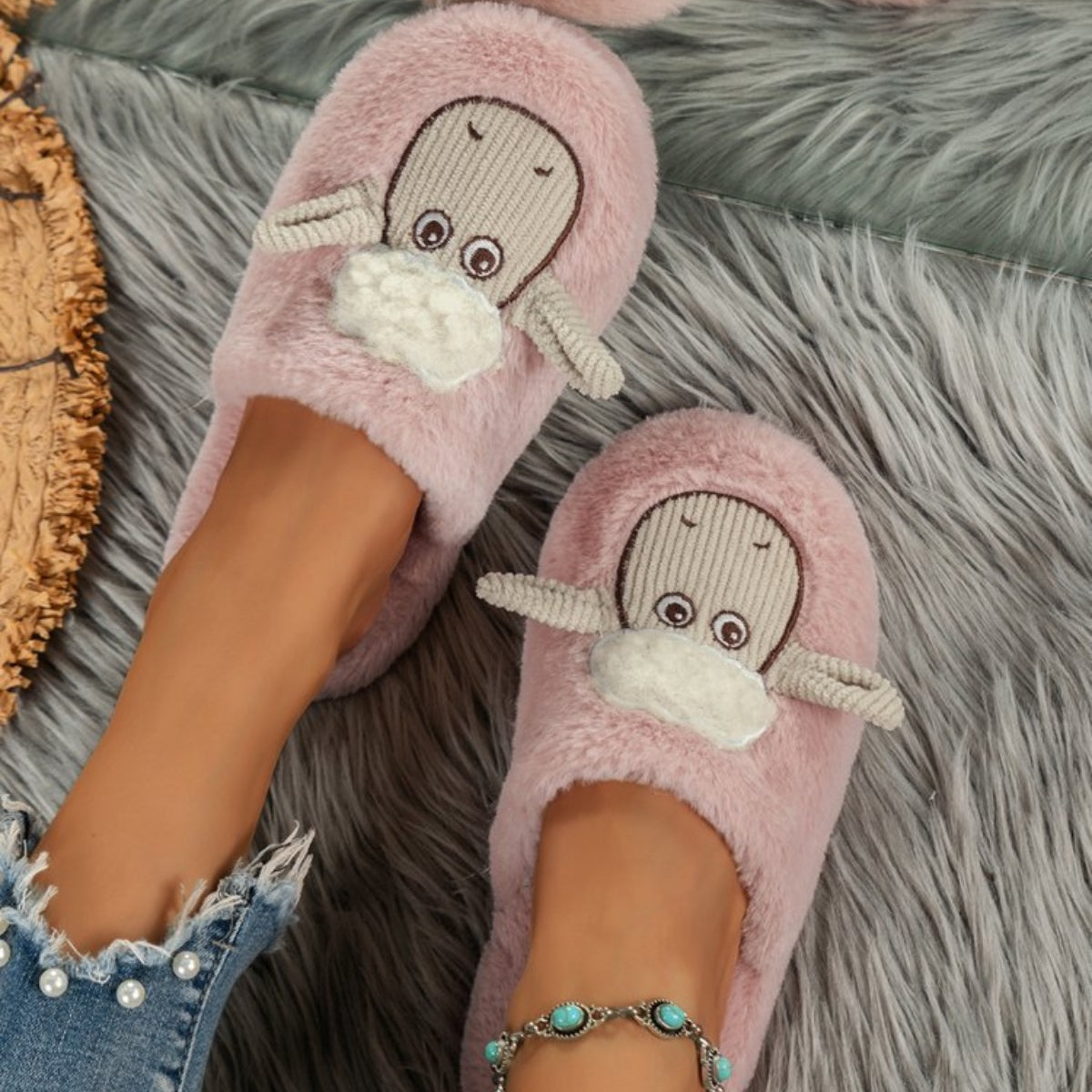 Sheep Round Toe Slippers | Curated