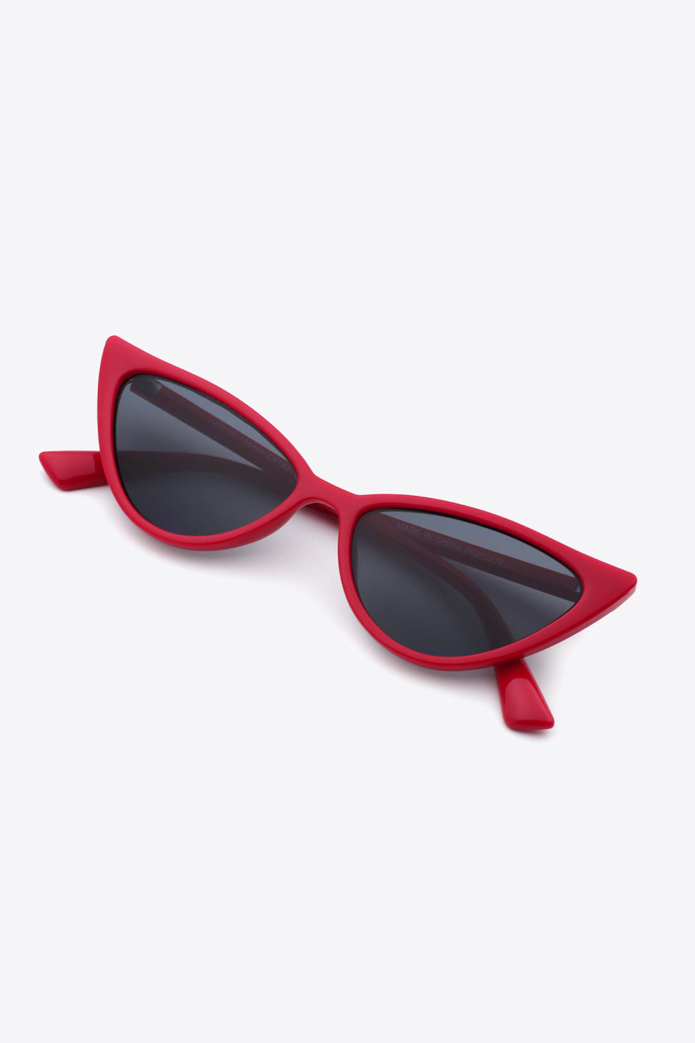 Crimson Cutie | Cat-eye Sunglasses | Curated